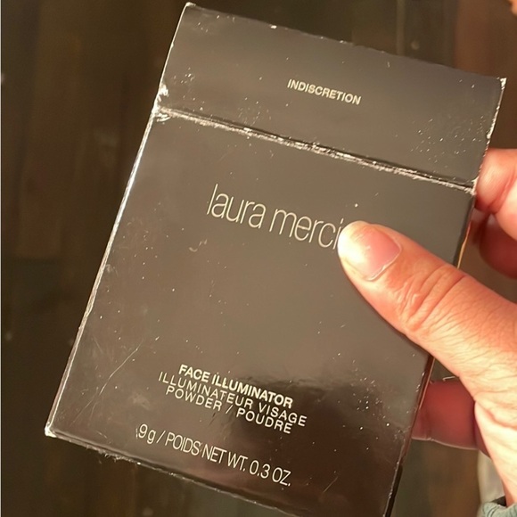 Laura Mercier highlight - Picture 3 of 3